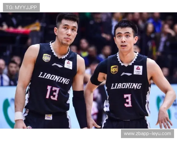 长友佑都的防守艺术：38岁老将如何定义亚洲后卫的传奇生涯？